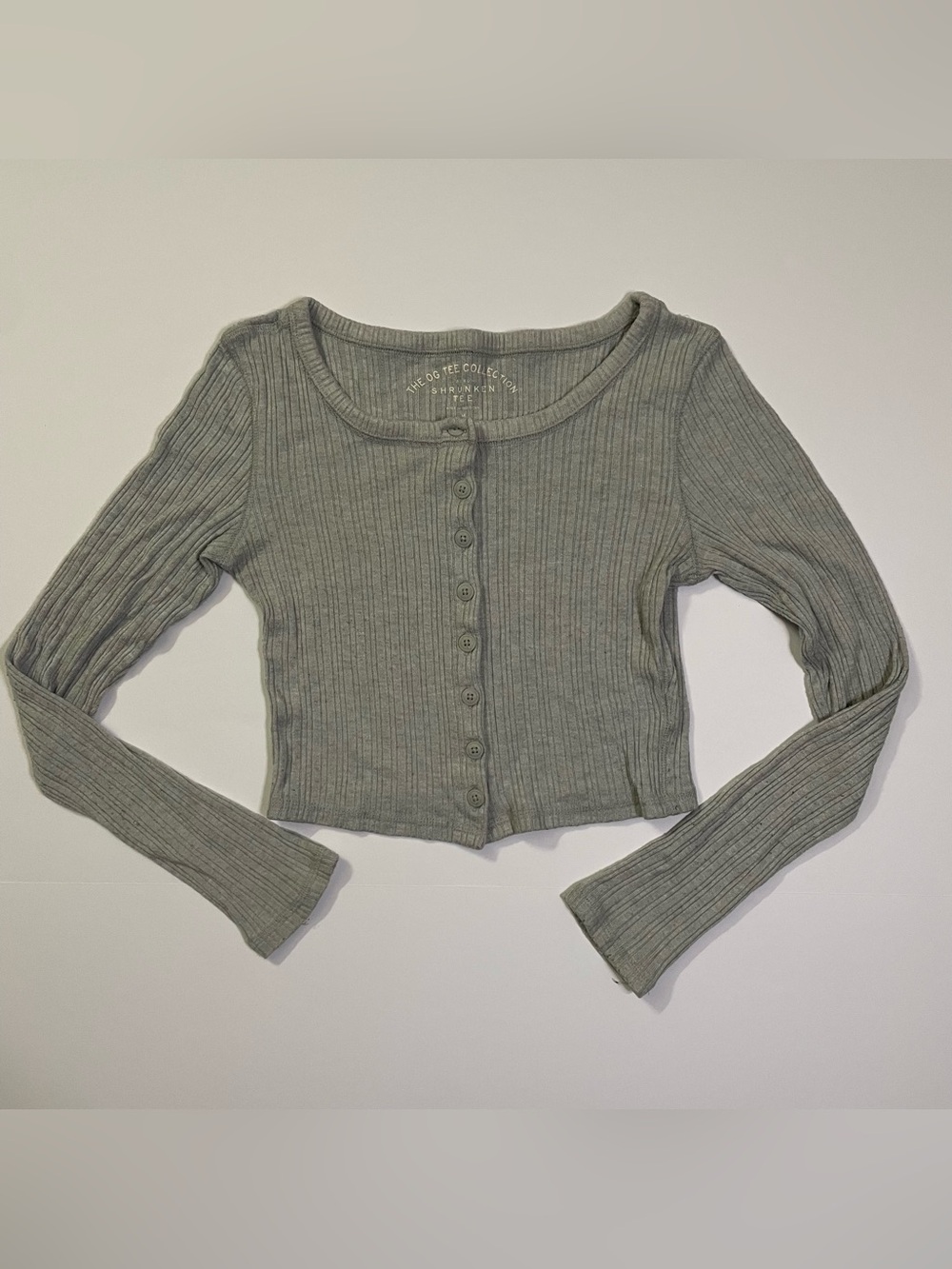 Aero Shrunken Tee Collection Gray Knit Cropped Button Up Long Sleeve size M